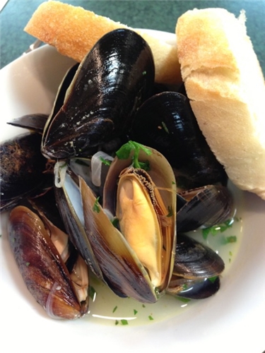 Steamed Mussels with Feta, Dill, and Tomato